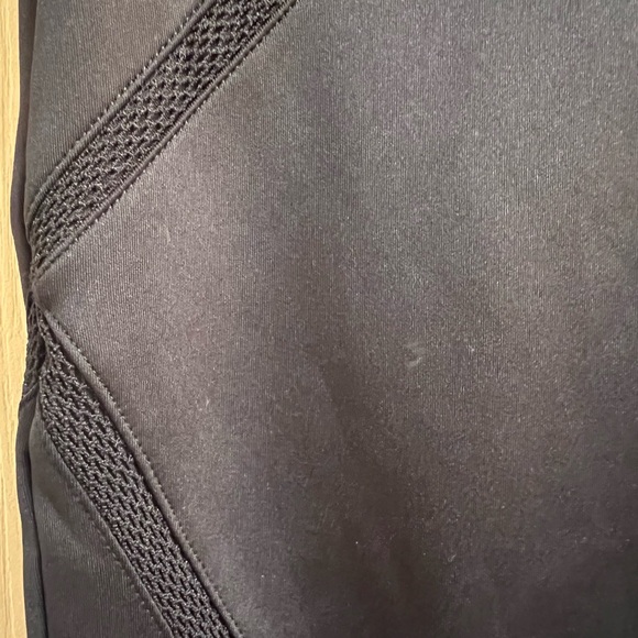 Rock & Republic Scuba Leggings. - Picture 3 of 4